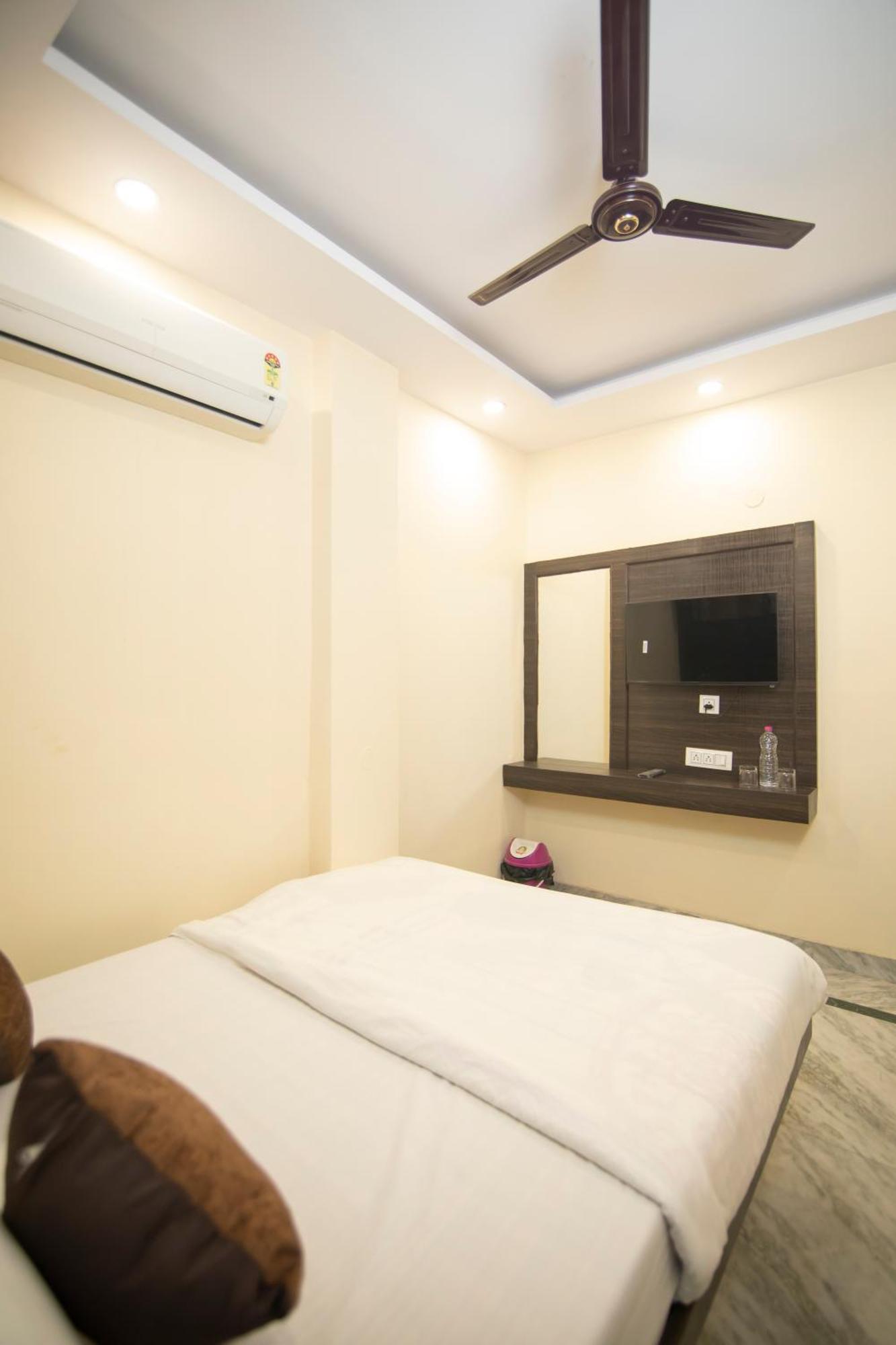 Sidhartha Guest house *